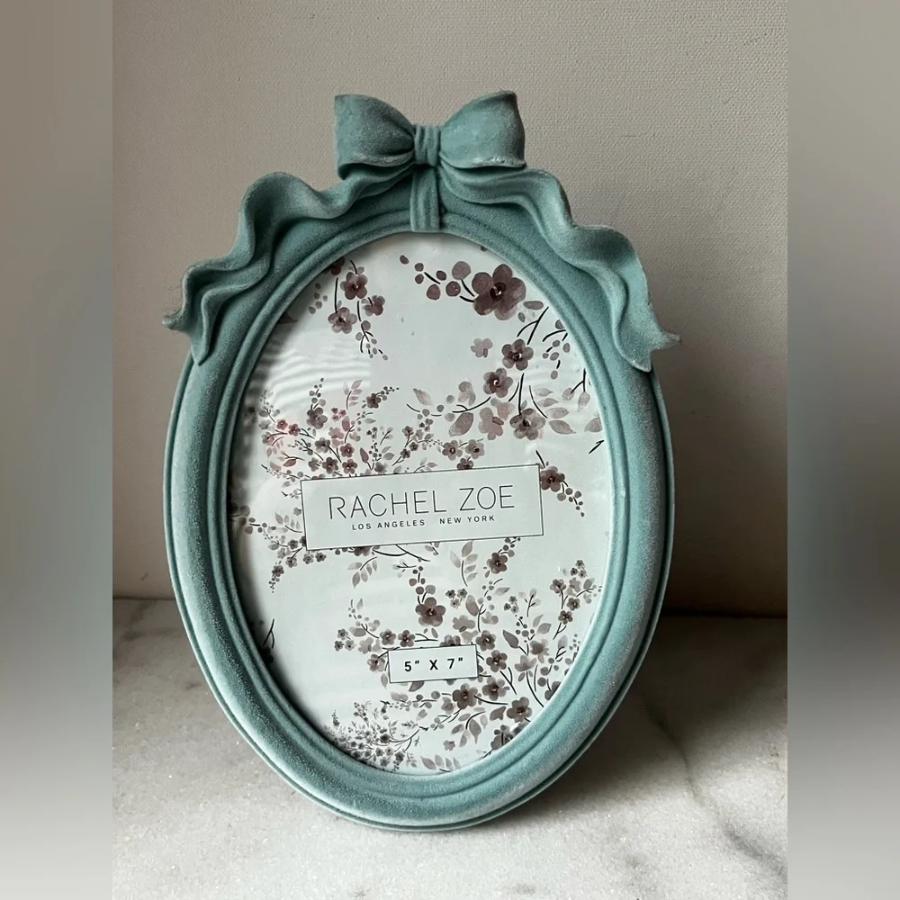 Rachel Zoe Teal Oval Photo Frame velvet for 5”x7” photo